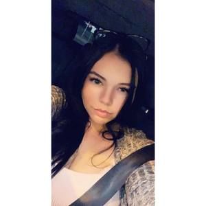 Meet your Posher, Leah